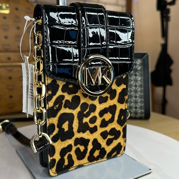 Michael Kors Black and Tan Leopard Print Calfhair Phone Crossbody Bag NWT - Picture 1 of 2